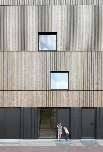 lofthouse-i-marc-koehler-architects-amsterdam-the-netherlands-prefabricated-wooden-house_dezeen_2364_col_3