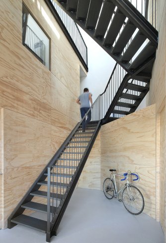 lofthouse-i-marc-koehler-architects-amsterdam-the-netherlands-prefabricated-wooden-house_dezeen_2364_col_4
